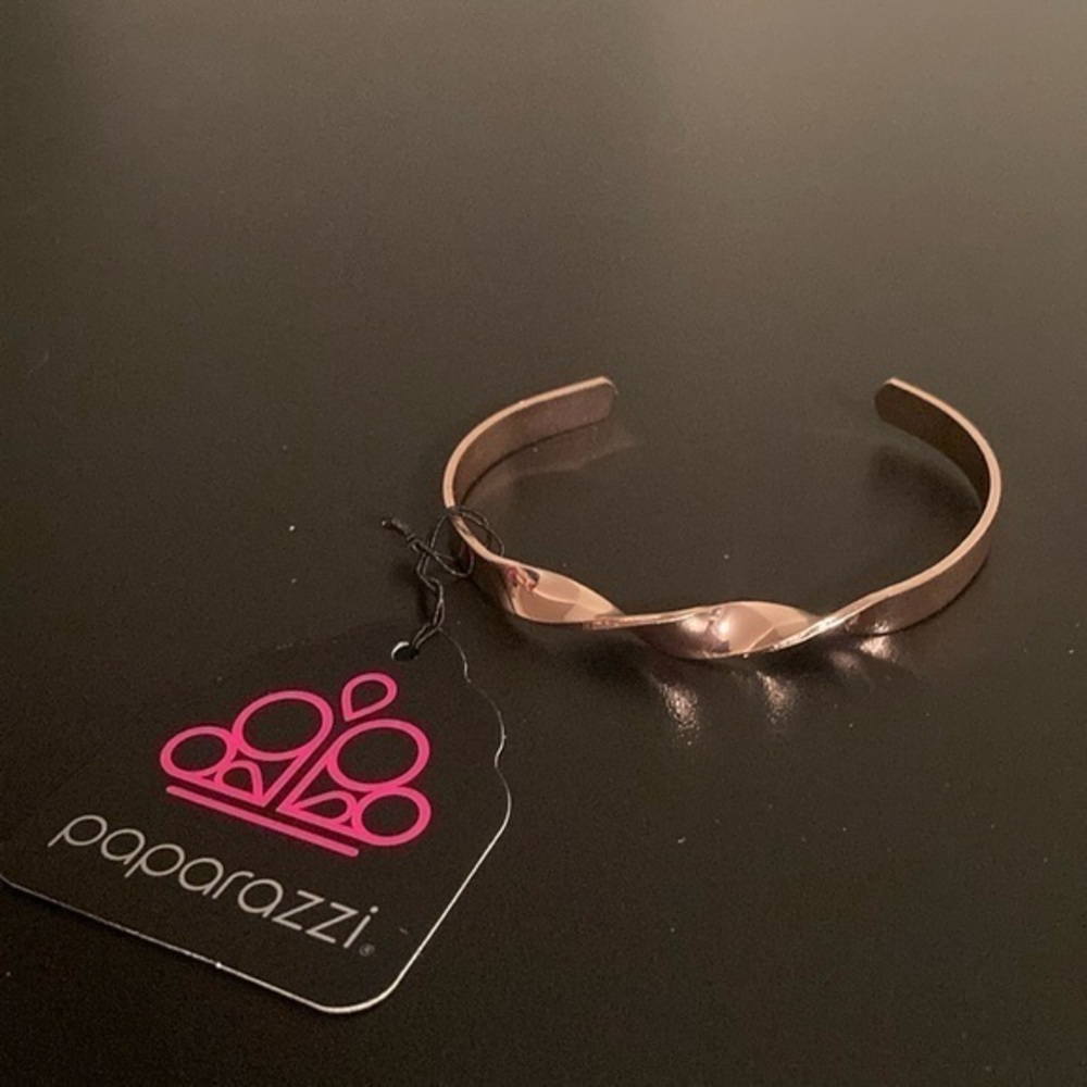 Paparazzi Shiny Rose Gold Bracelet